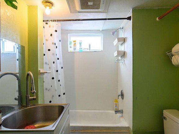 2nd image of 23 NW Depot Rd Unit 5