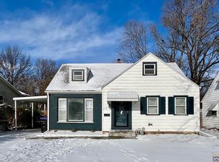 172 SW 27th St, Topeka, KS 66611