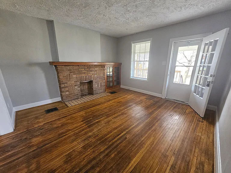 1059 E 14th Ave — Photo 5
