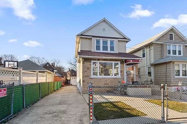 1st image of 1411 Robertson Pl