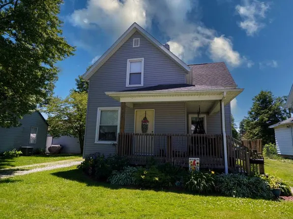 408 Woodbine St, La Porte, IN 46350