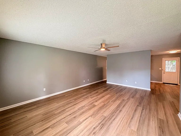 3884 Kerston Dr — Photo 9