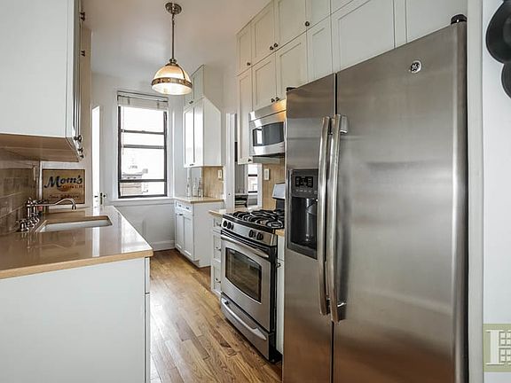 4th image of 315 E 77th St APT 6A