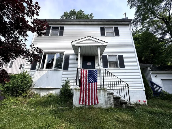 21 Rose Lane, Danbury, CT 06811