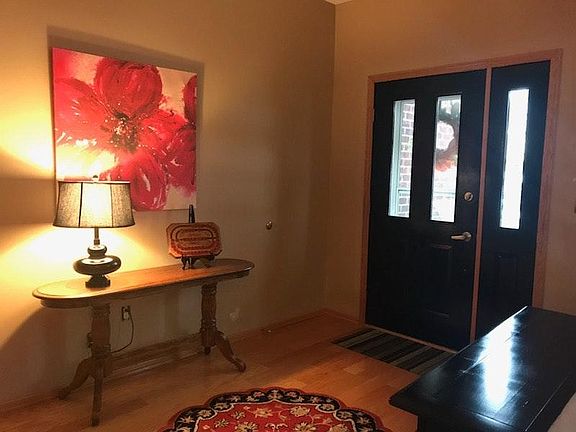 Entry off of Golden Valley Road