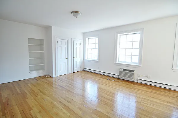 Rented by Julianna Realty Corp | media 7