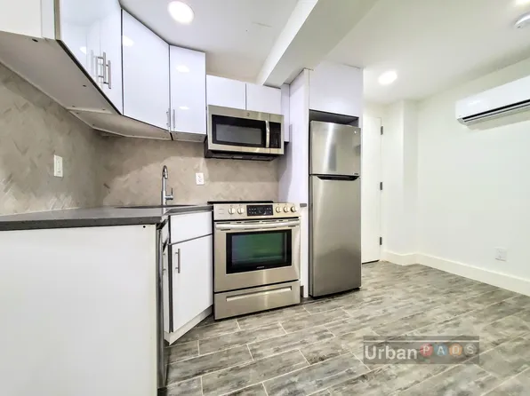 1487 Sterling Place image 7 of 11