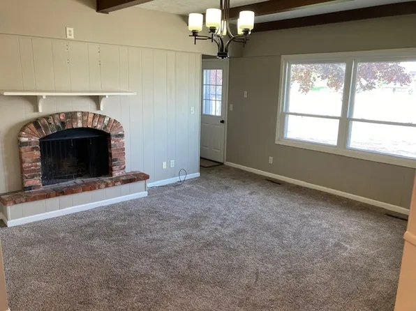 903 Bell Blvd, Grand Island, NE 68801