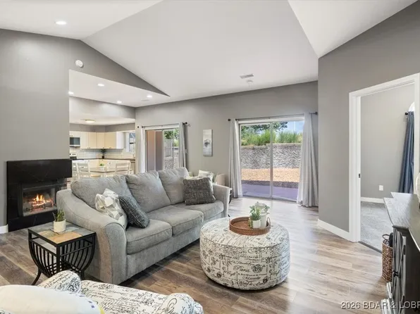 576 Racquet Club Dr #407, Lake Ozark, MO 65049