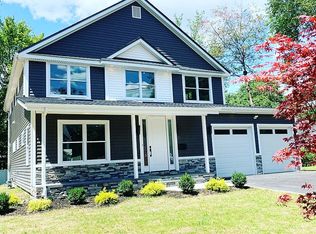 51 Woodcrest Dr, Livingston, NJ 07039