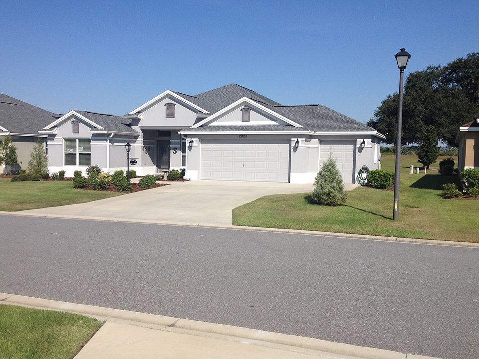 1st image of 2923 Canyon Ave