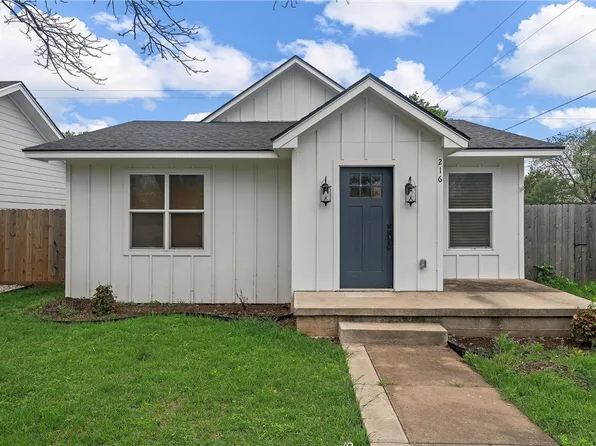 216 N Harrison St, Mc Gregor, TX 76657