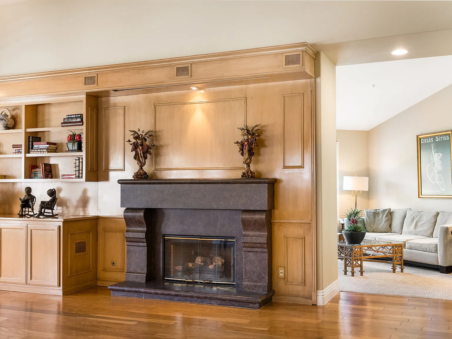 2 bed, 2704 sqft, $6,975 — Photo 4