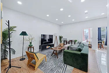 423 5th Street, #2