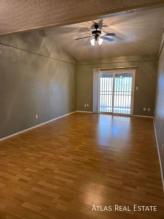 Spacious 3 Bedroom Glendale Home | Covered Patio | Great Location — Photo 4