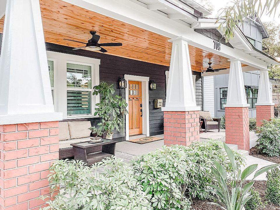 1st image of 708 W Amelia Ave