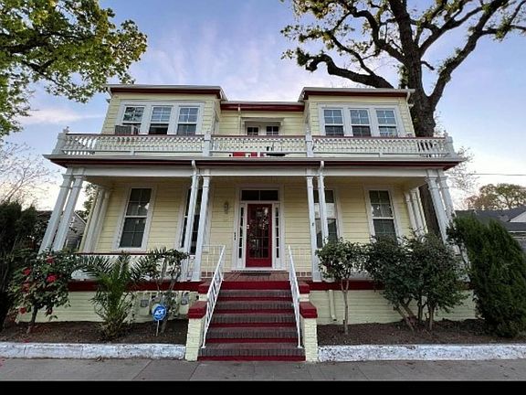 2nd image of 927 N Baker St #2