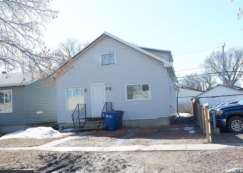 1st image of 211 4th Ave W