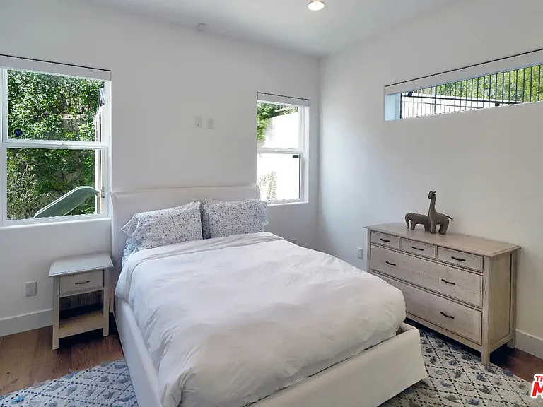 23935 De Ville Way — Photo 28