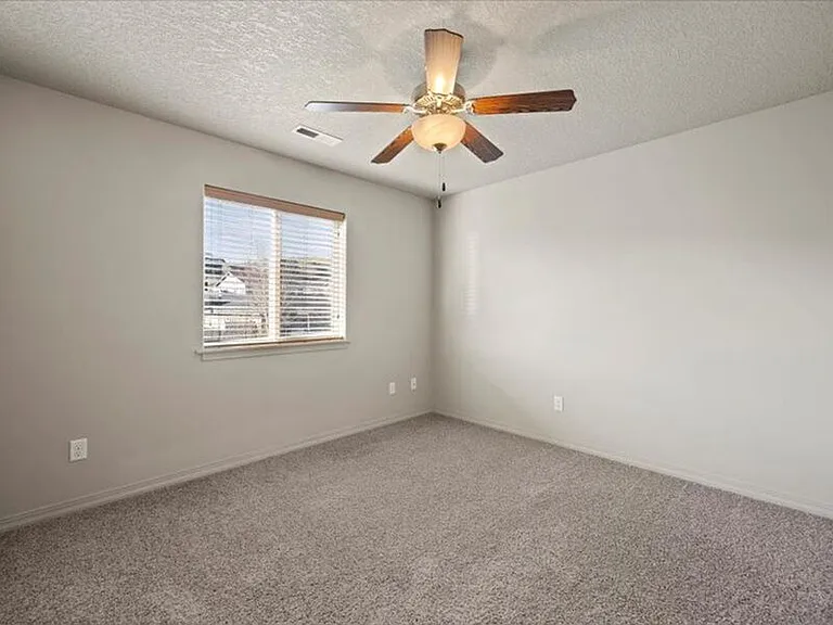 416 Rose St — Photo 17