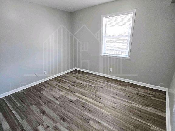 3rd image of 107 Robbins Dr #6