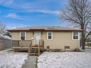 1151 Parallel St, Chaska, MN 55318