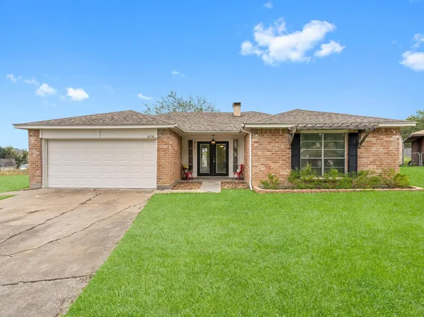 12730 Lake Conroe Hills Dr, Willis, TX 77318