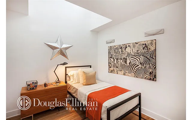 Sold by Douglas Elliman | media 21