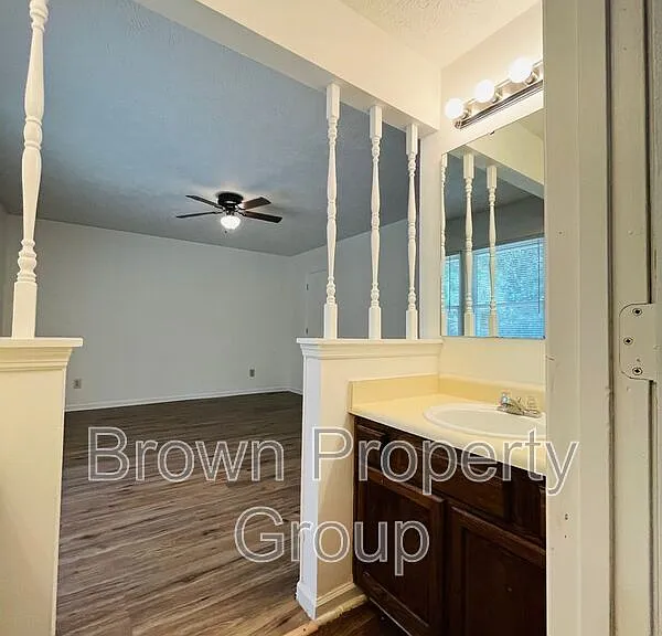 6901 Woodmark Dr — Photo 14