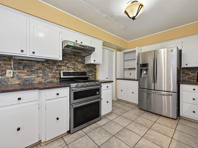 1701 Mistletoe Ln — Photo 9