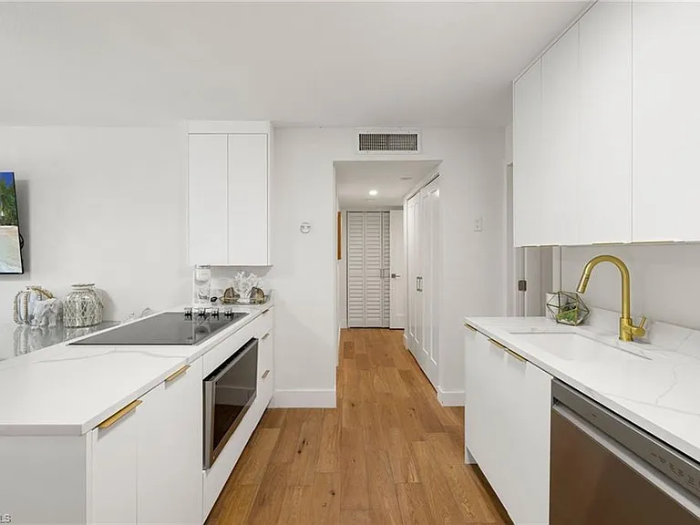 175 5th Ave S #204 — Photo 3