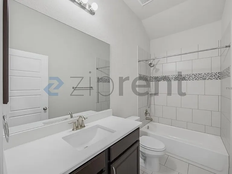 1550 Dundee Park — Photo 28