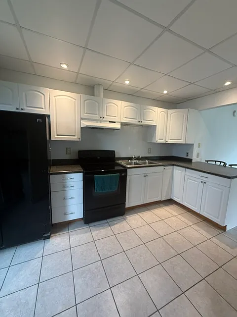 3 bed, 1.5 bath, $1,250 — Photo 2