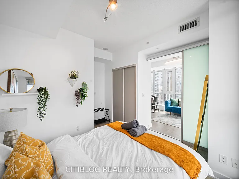 30 Nelson St #2807 — Photo 6