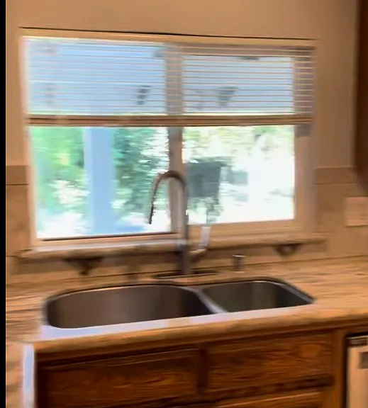 1240 Oak Knoll Dr — Photo 19