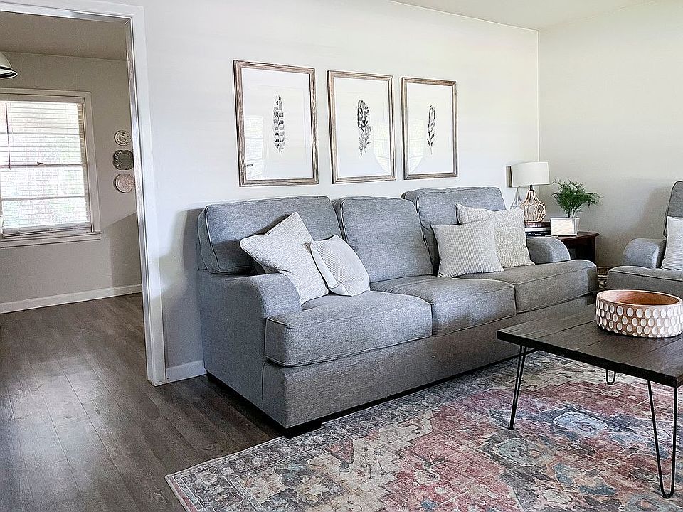 1st image of 2918 S Willis St
