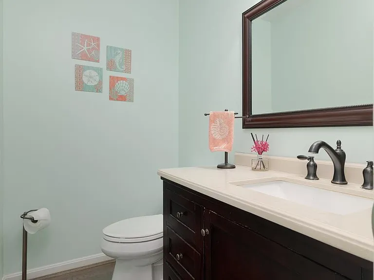 4646 Lakeridge Ct — Photo 18