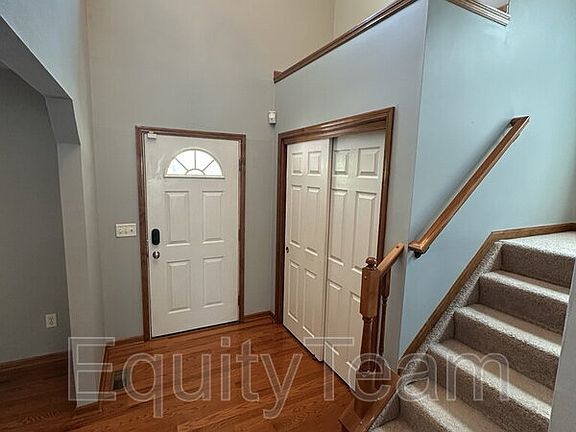 2nd image of 5781 Meadowview Dr