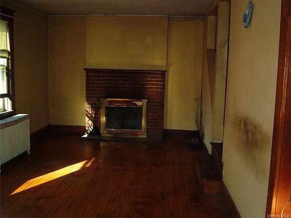 4th image of 23 Millington St