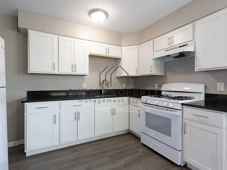 908 N Meadows Ct #K — Photo 6