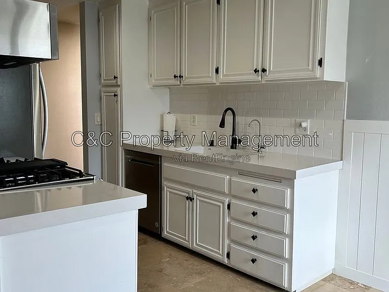 700 W La Veta Ave #A10 — Photo 3