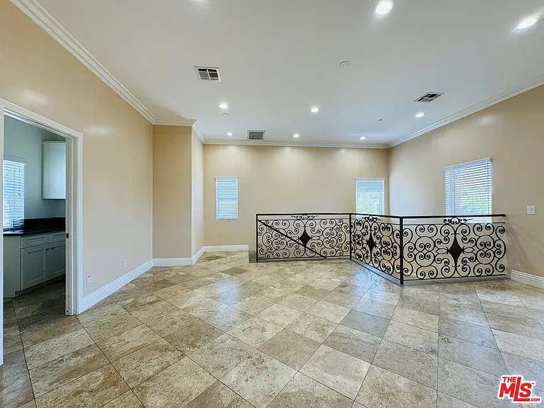 7347 Dinwiddie St — Photo 26