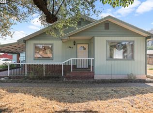 1064 Irvine St W, The Dalles, OR 97058