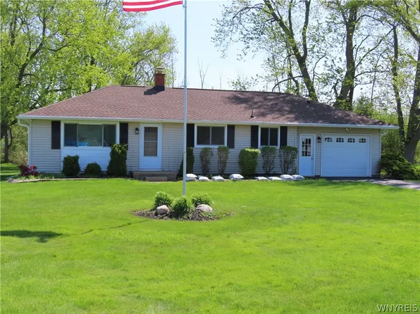 43 Hessland Ct, Elma, NY 14059