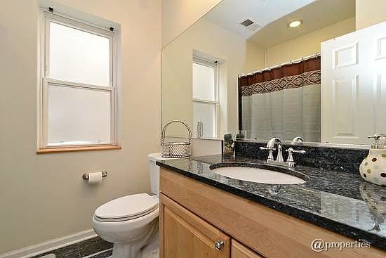 4th image of 6250 N Claremont Ave APT 3