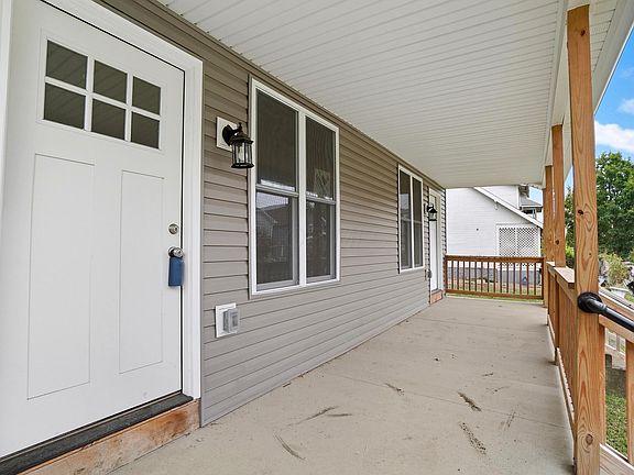3rd image of 780-782 Seymour Ave