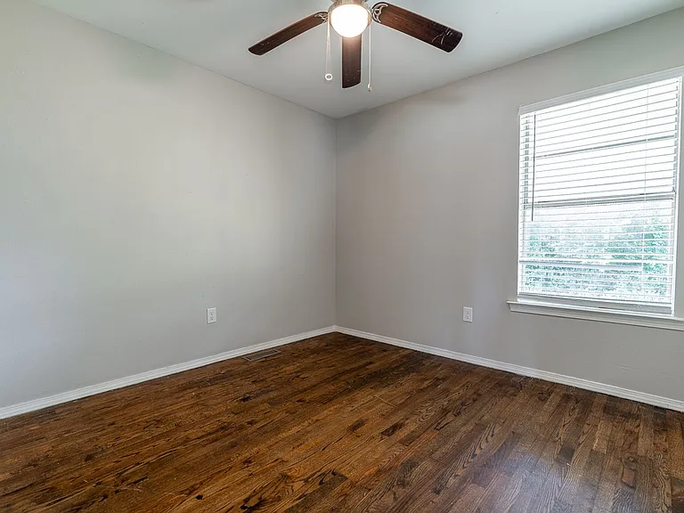 60 E Neal St #64 — Photo 6