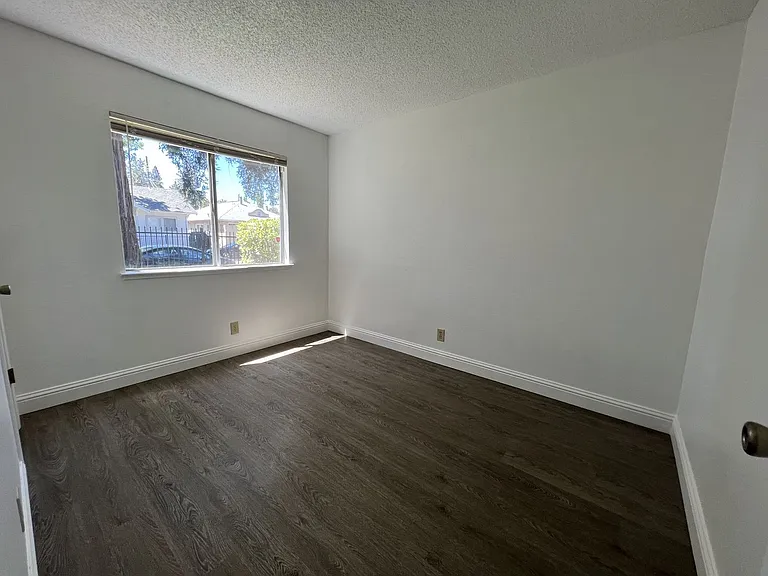 3259 Marshall Way #10 — Photo 13