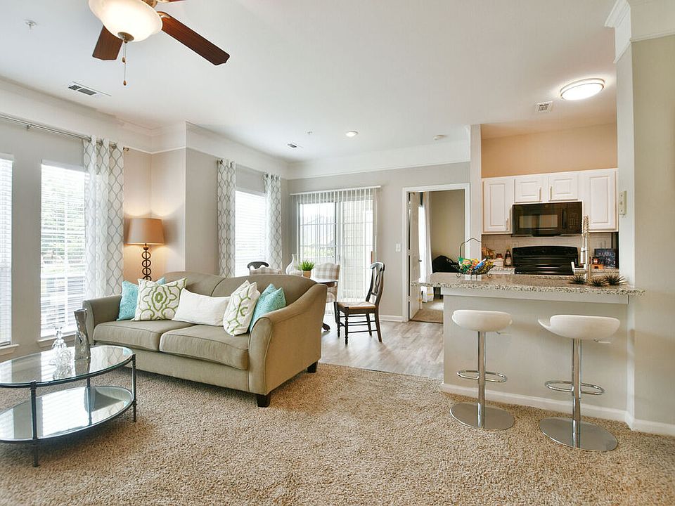 1st image of 412 Woods Lake Rd #1306