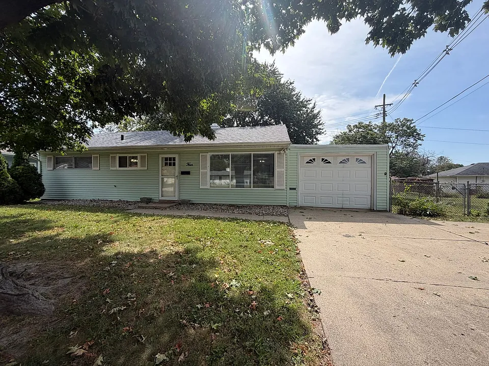 4 E Columbia St